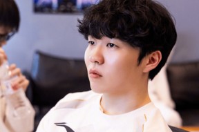 Rookie在RNG比赛中高光表现，逆转引发热议！的简单介绍