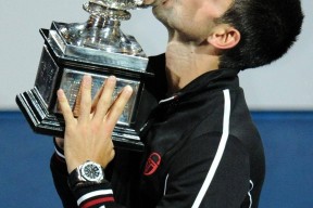 德约科维奇回归赛场，突破纪录首场状态亮眼，篮网观众沸腾！的简单介绍