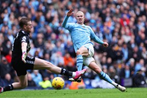 哈兰德在塞尔维亚队比赛中战术调整，精彩发挥引发热议！的简单介绍